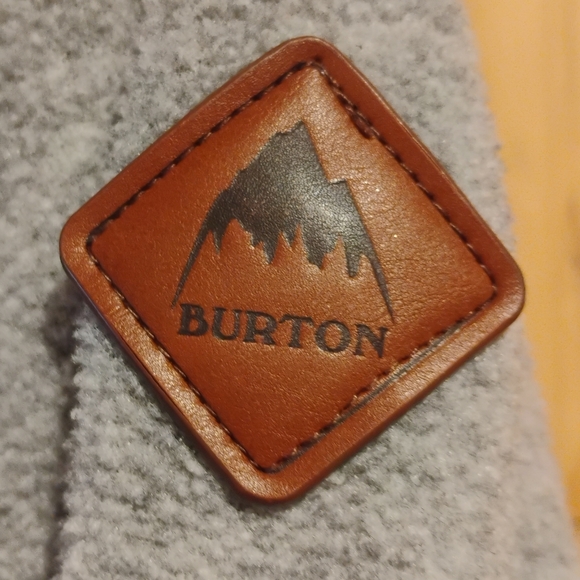 Women's Burton Hearth Fleece Pullover with a grey body and a colorful Pattern - Picture 2 of 6